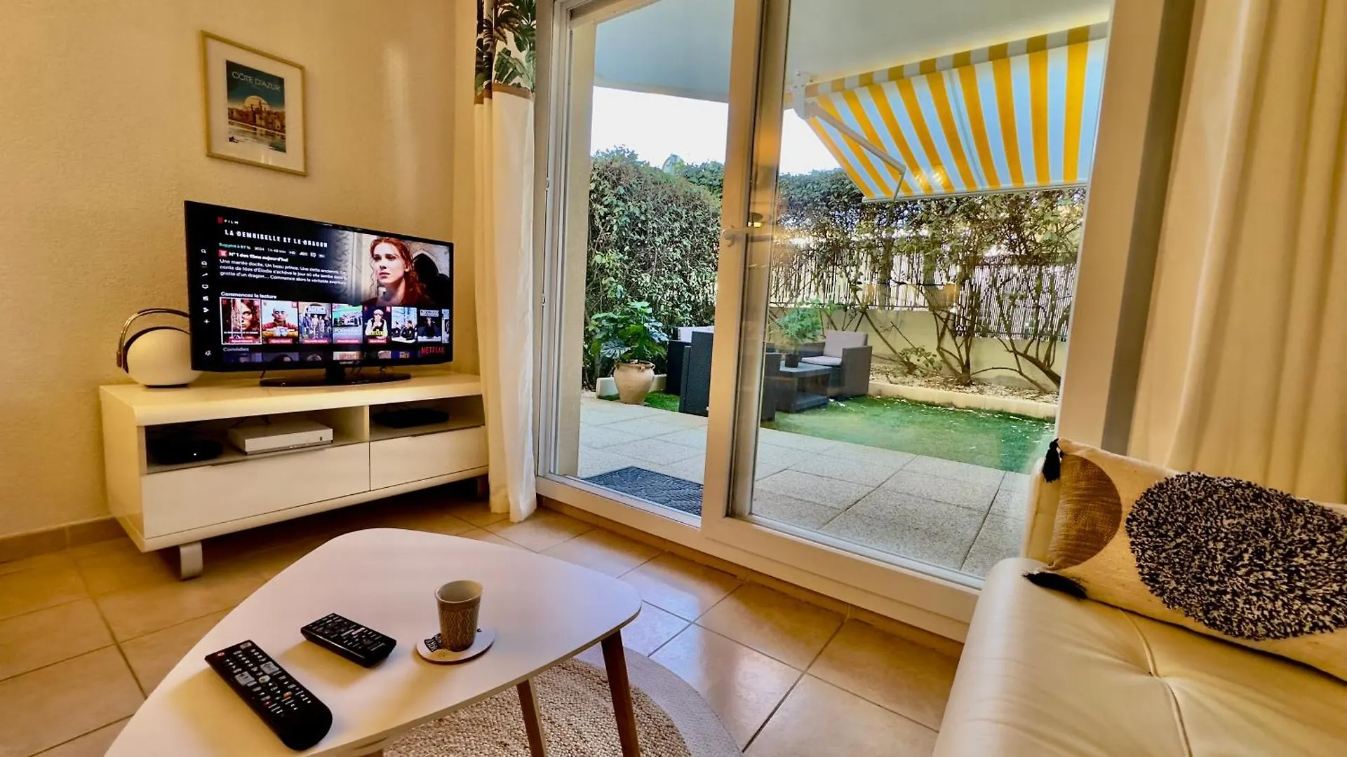 Apartment Regent Cote D'Azur Air-Conditioned, Pool, Garden & Parking Villeneuve-Loubet