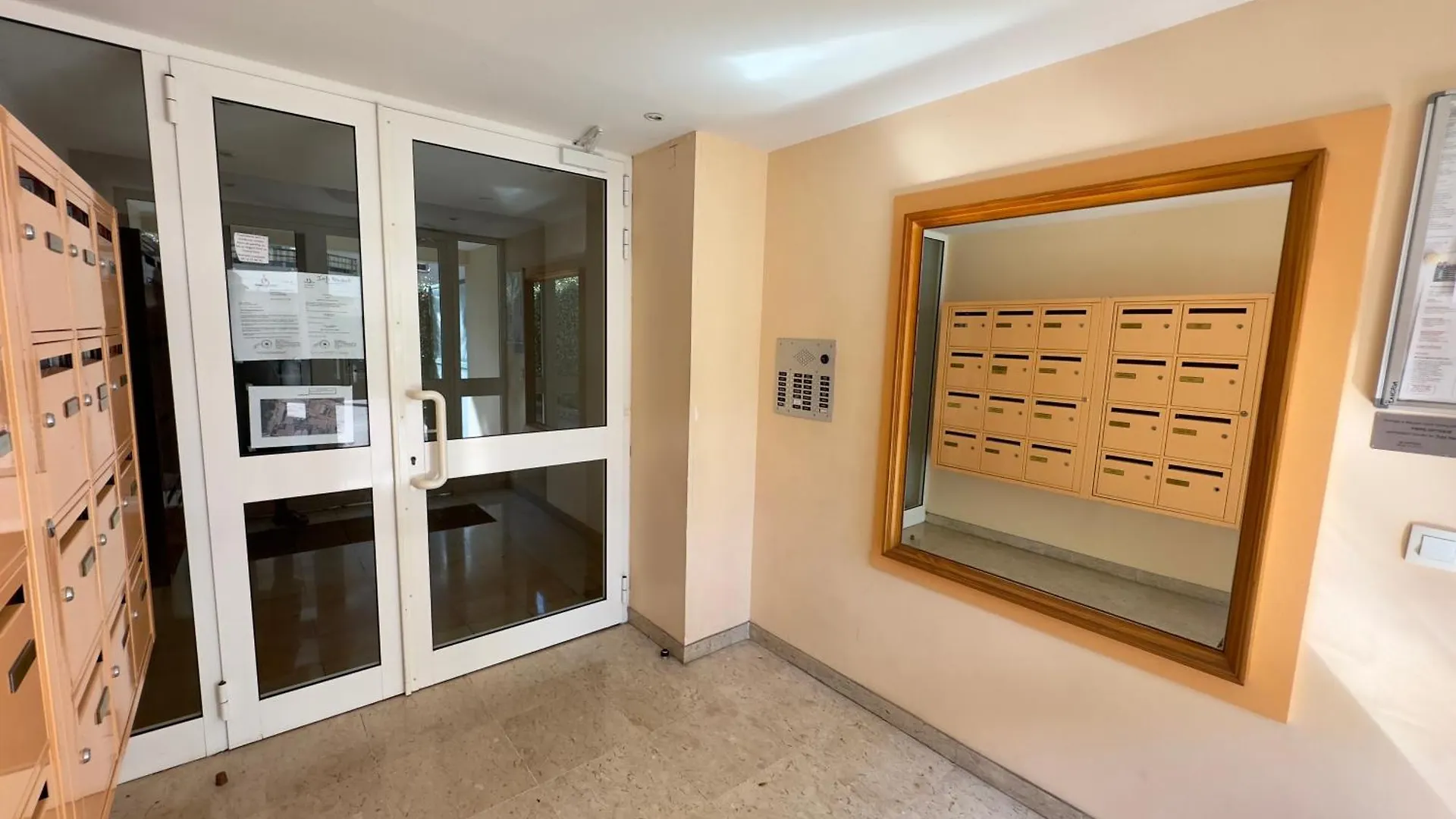 Regent Cote D'Azur Air-Conditioned, Pool, Garden & Parking Villeneuve-Loubet 0*,  France