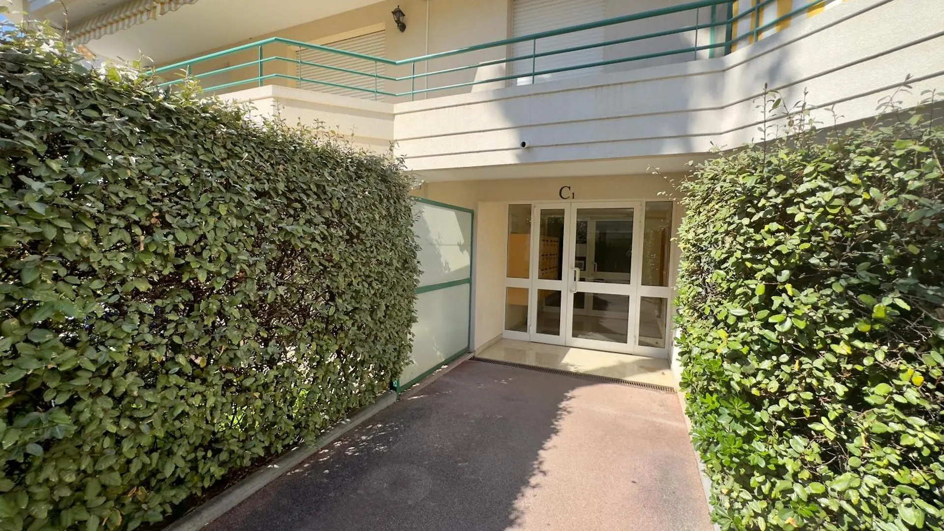Regent Cote D'Azur Air-Conditioned, Pool, Garden & Parking Villeneuve-Loubet France