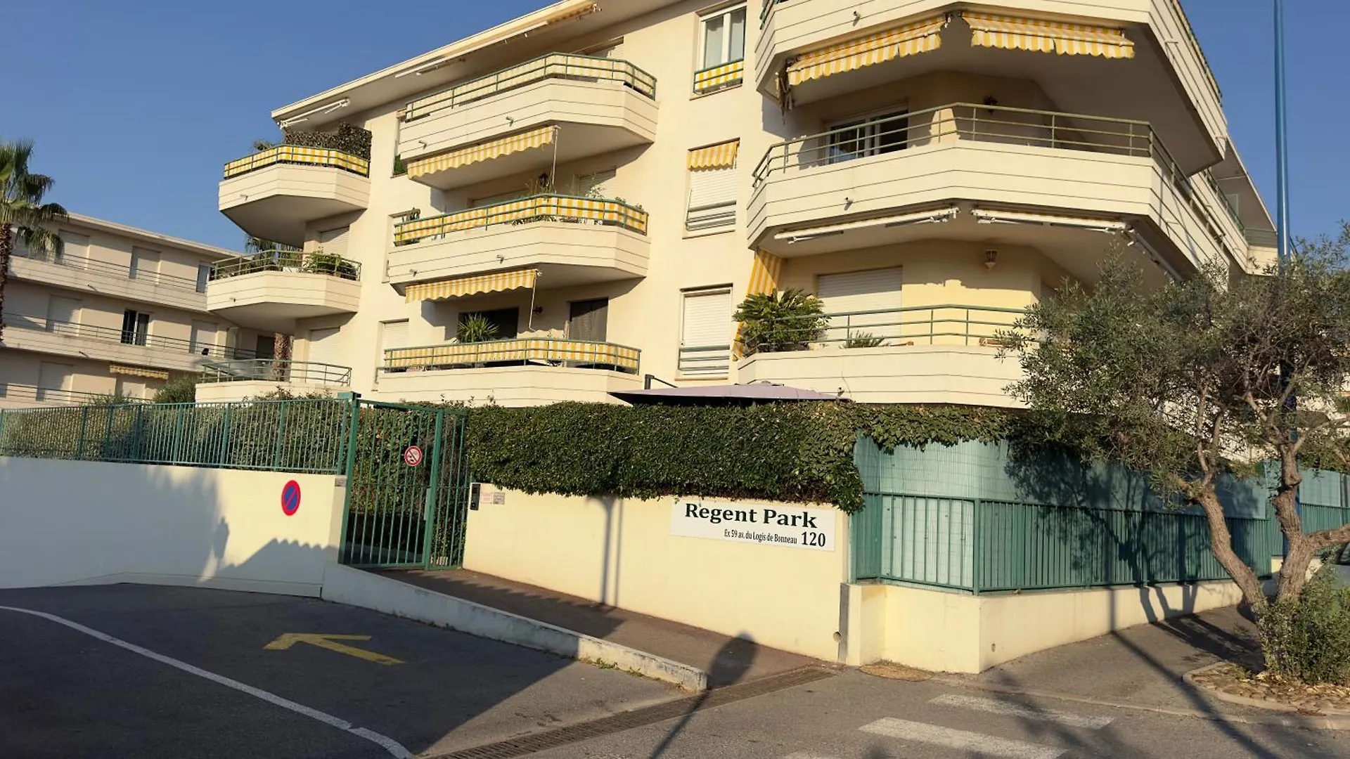 Apartment Regent Cote D'Azur Air-Conditioned, Pool, Garden & Parking Villeneuve-Loubet